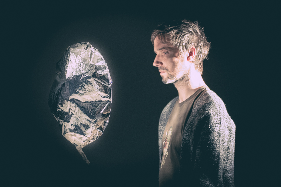 'Performance' ('Micro-theatre'), dir. by Wojtek Ziemilski, premiere: 12.11.2016, produced by Komuna// Warszawa. Photo: Pat Mic.